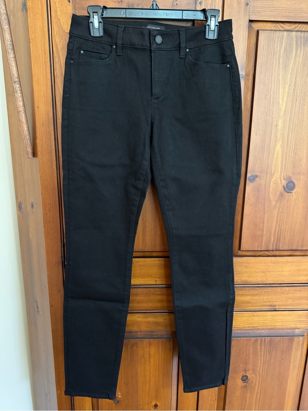 Ann Taylor Size 4 Black The Skinny Curvy Fit Jeans - Sleek Fit - 5 pocket NWOT